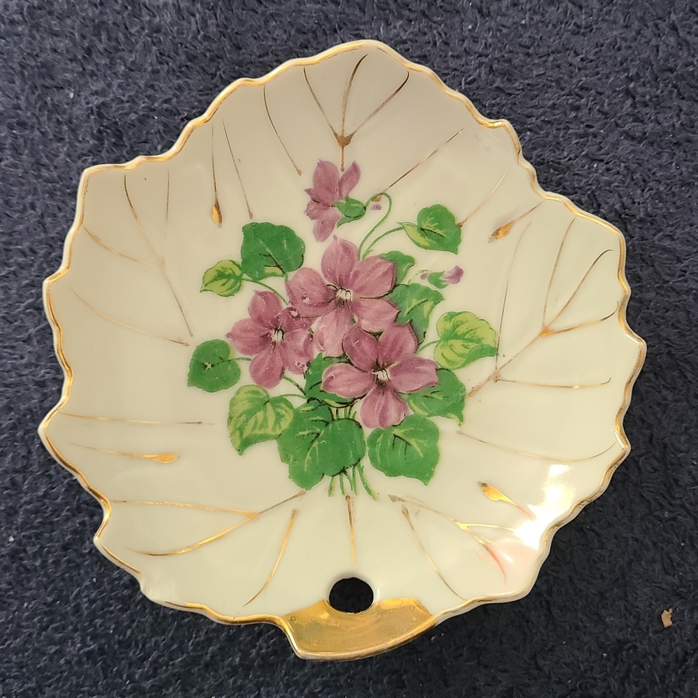 Vintage Nasco  4" Leaf Shaped Dish Purple Violets